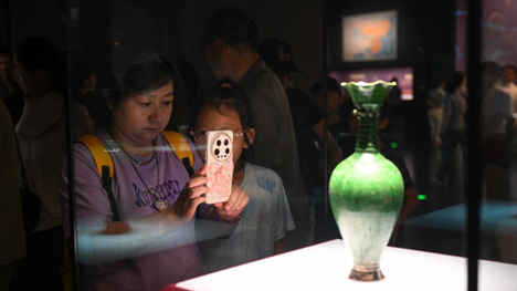 People visit Inner Mongolia Museum in Hohhot